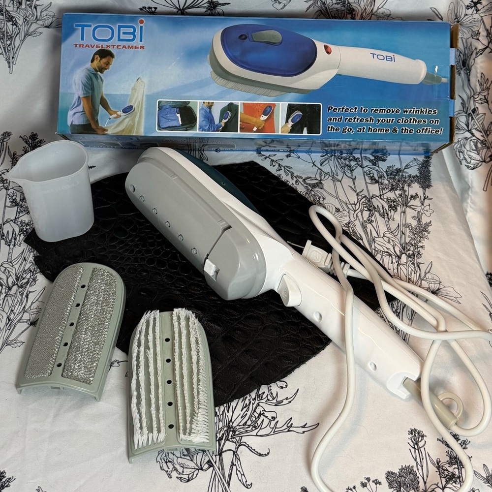 Tobi White and Blue Handheld Garment Steamer